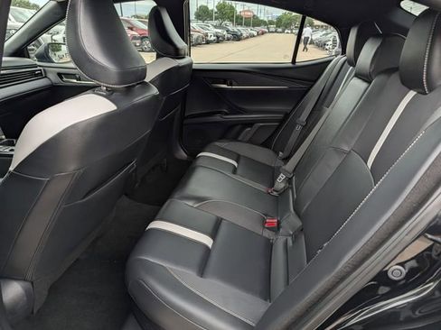 Used 2025 Toyota Camry SE w/ Convenience Package FWD image 27