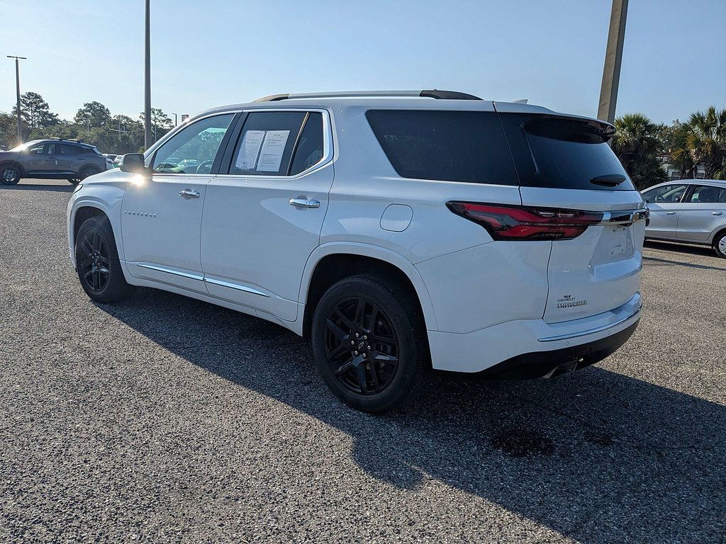 Used 2023 Chevrolet Traverse Premier FWD image 6