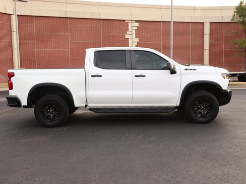 Used 2023 Chevrolet Silverado 1500 ZR2 w/ Technology Package image 39