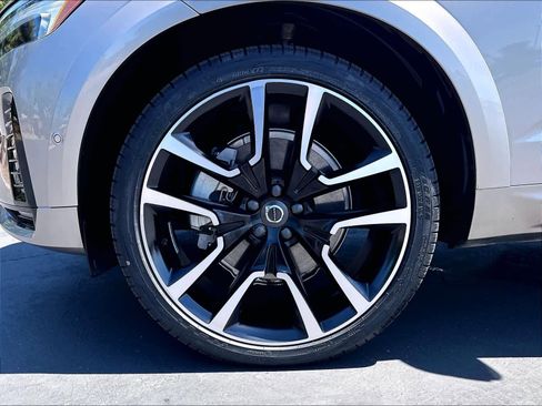 Used 2024 Volvo XC60 T8 Ultimate w/ Protection Package Premier AWD/4WD image 12