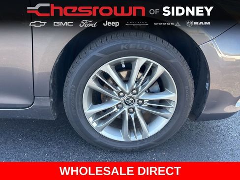 Used 2016 Toyota Camry SE w/ Moonroof Package image 12