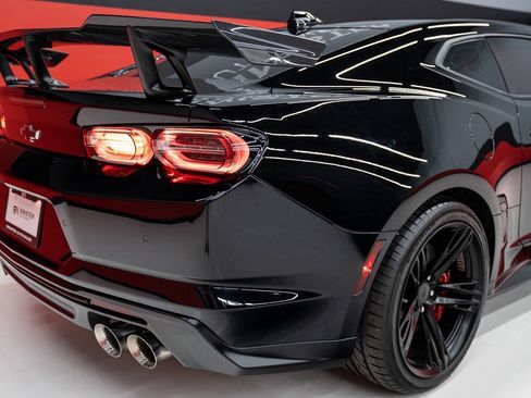 Used 2021 Chevrolet Camaro ZL1 RWD image 55