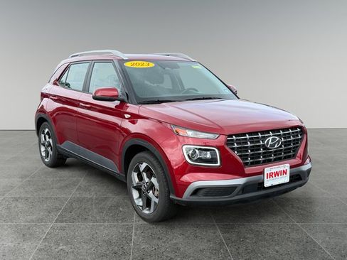 Used 2023 Hyundai Venue Limited w/ Cargo Package FWD image 8