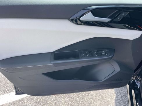 Used 2025 Volkswagen Taos S image 14