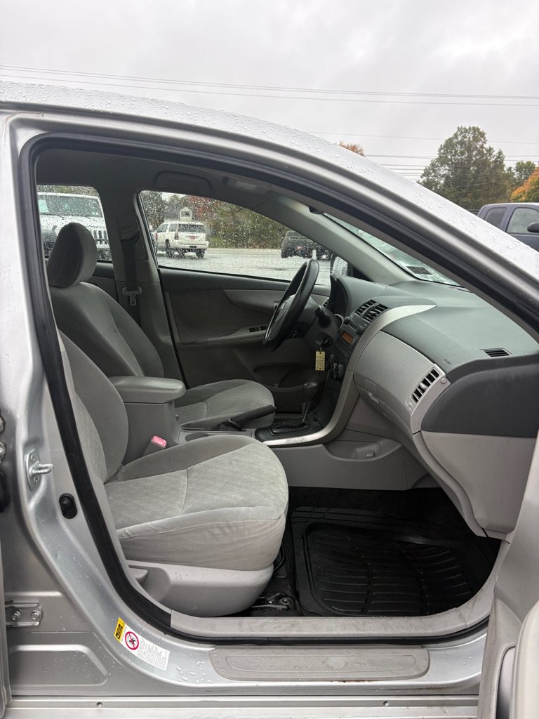 Used 2009 Toyota Corolla LE w/ All Weather Guard Pkg FWD image 11
