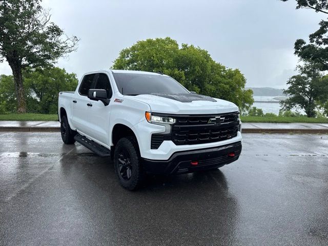 Used 2024 Chevrolet Silverado 1500 LT Trail Boss w/ Convenience Package II AWD/4WD image 1