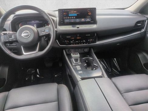 Used 2024 Nissan Rogue SL image 18