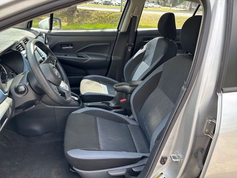 Used 2025 Nissan Versa SV FWD image 31