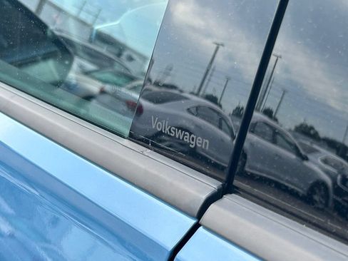Used 2025 Volkswagen Tiguan SE FWD image 29