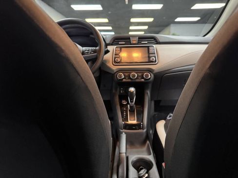 Used 2021 Nissan Versa SV image 37