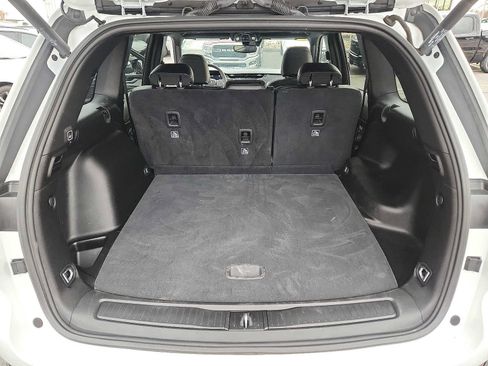 Used 2023 Jeep Grand Cherokee Altitude image 27