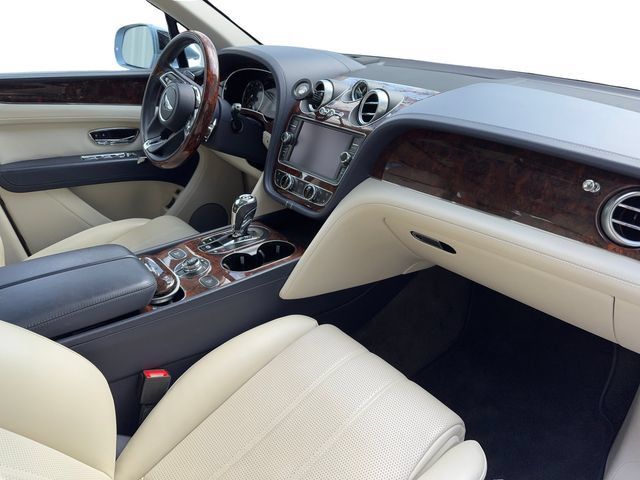 Used 2019 Bentley Bentayga AWD/4WD image 11