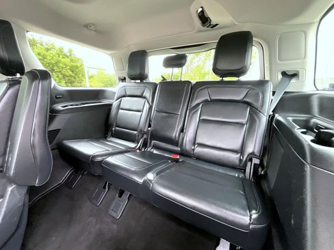 Used 2025 Lincoln Navigator Reserve AWD/4WD image 23