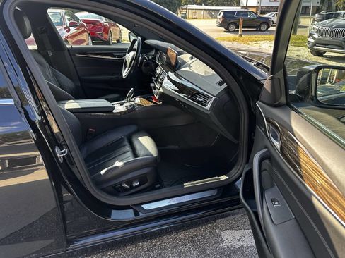 Used 2019 BMW 530i w/ Convenience Package image 20