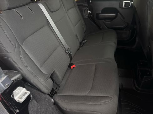 Used 2020 Jeep Wrangler Unlimited Sport S image 25