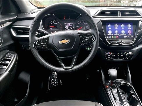 Used 2021 Chevrolet TrailBlazer LT w/ Convenience Package image 11