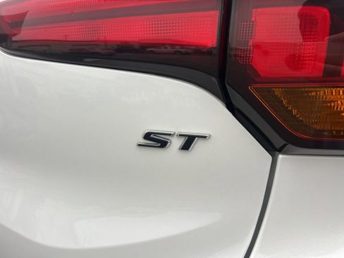 Used 2022 Buick Encore GX Select w/ Sport Touring Package image 31