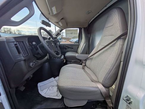 New 2024 GMC Savana 3500 w/ Power Convenience Package image 22