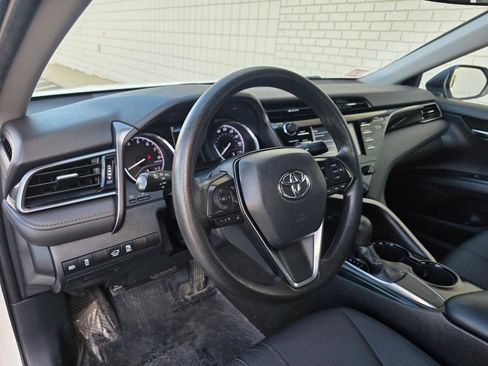 Used 2019 Toyota Camry LE FWD image 8
