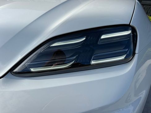 Used 2025 Porsche Macan 4S Electric image 13