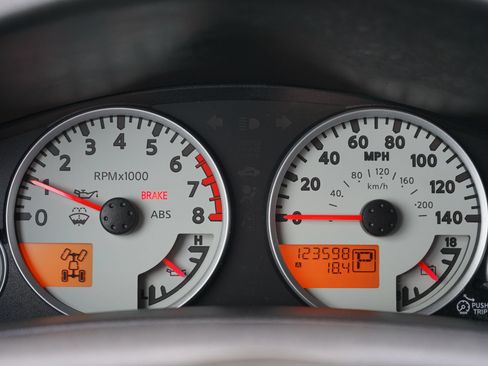 Used 2011 Nissan Xterra PRO-4X w/ Pro-4x Leather Pkg AWD/4WD image 19