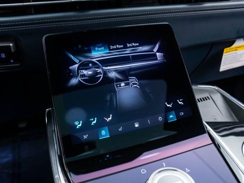 New 2025 Cadillac Escalade IQ Sport 2 w/ LPO, ONYX Package image 28