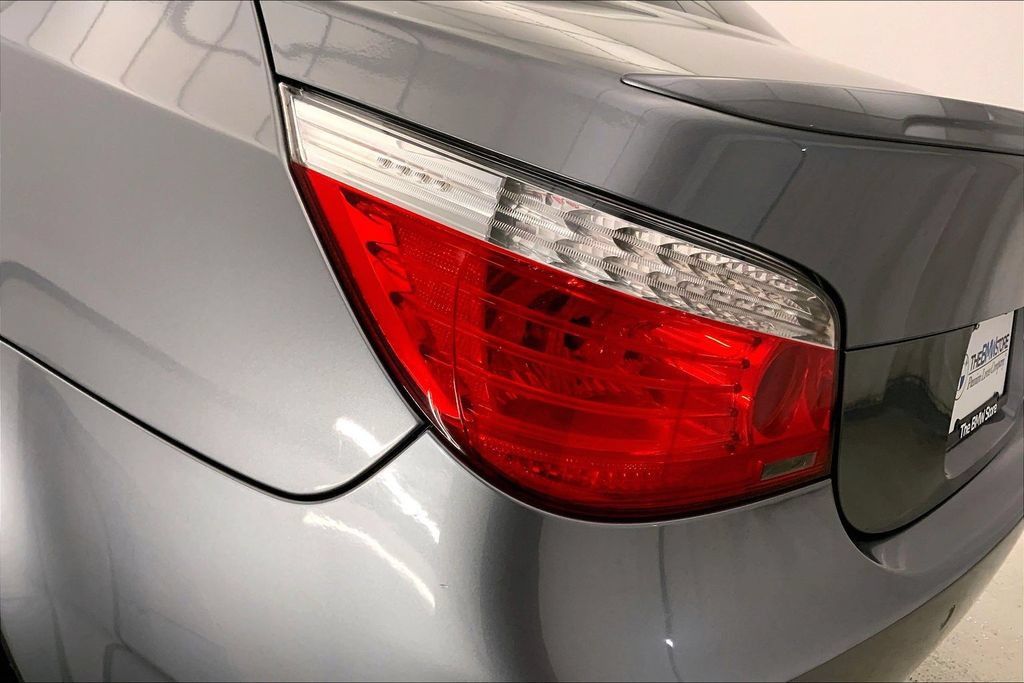 Used 2008 BMW M5 RWD image 28