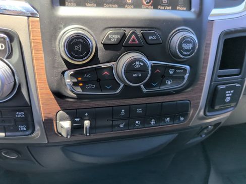 Used 2014 RAM 1500 Laramie w/ Convenience Group AWD/4WD image 20