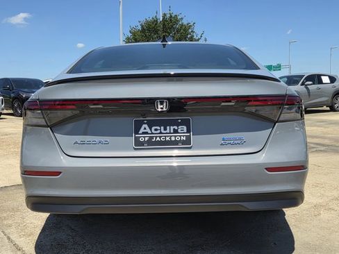 Used 2025 Honda Accord Sport image 5