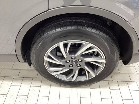 Used 2023 Lincoln Corsair AWD image 19