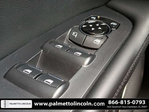 Used 2022 Lincoln Nautilus FWD w/ Premium Package image 26