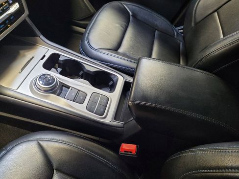 Used 2021 Ford Explorer XLT RWD image 26