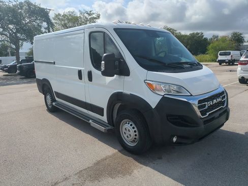 Used 2025 RAM ProMaster 2500 w/ U-Haul Equipment Group FWD image 2