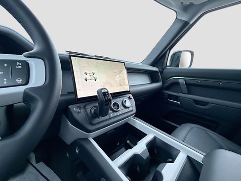New 2026 Land Rover Defender 110 X-Dynamic SE AWD/4WD image 28