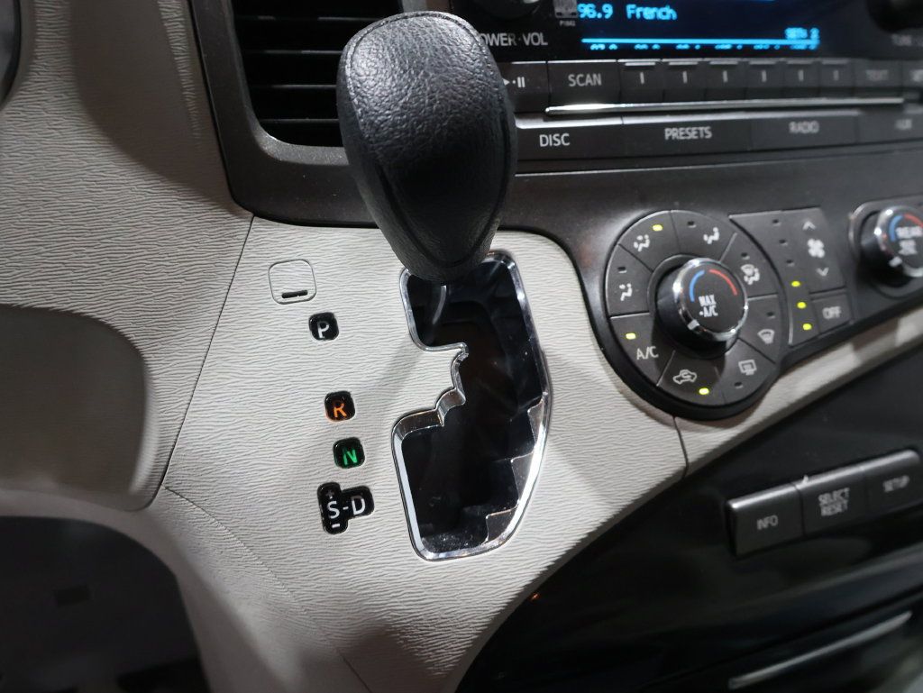 Used 2012 Toyota Sienna LE w/ Towing Pkg AWD/4WD image 23