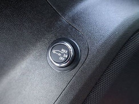 Certified 2023 GMC Acadia SLE w/ Driver Convenience Package image 26