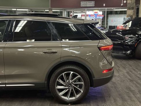 Used 2025 Lincoln Corsair AWD w/ Equipment Group 101A image 16