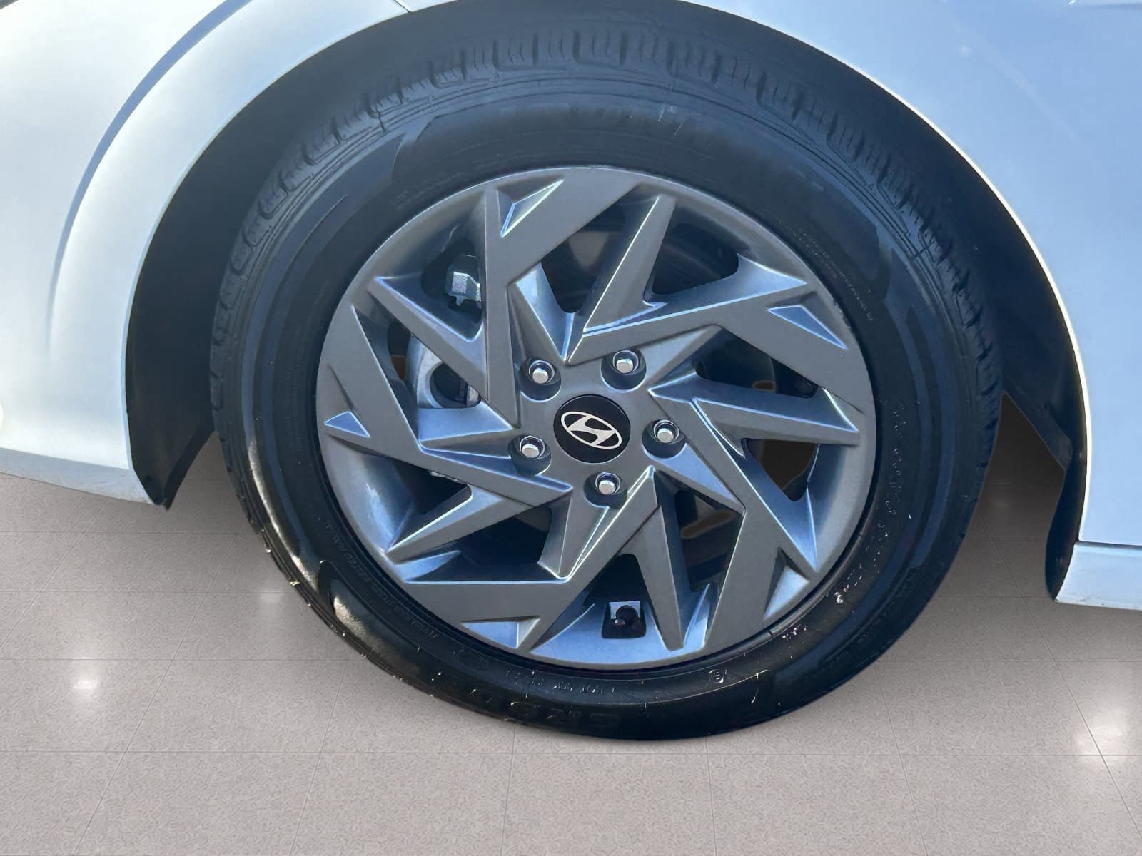 Used 2024 Hyundai Elantra SEL FWD image 11