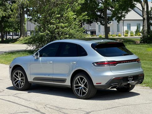 Certified 2023 Porsche Macan AWD/4WD image 3