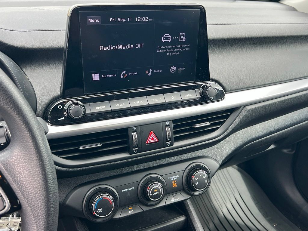 Certified 2023 Kia Forte LXS w/ LXS Technology Package FWD image 16