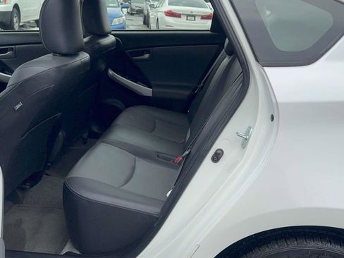 Used 2014 Toyota Prius Four image 16
