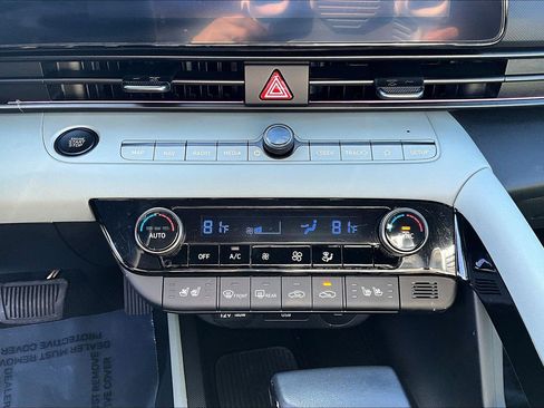 Certified 2024 Hyundai Elantra Limited image 16