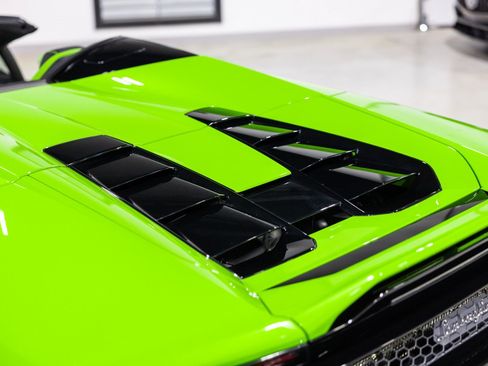 Used 2023 Lamborghini Huracan EVO AWD/4WD image 16