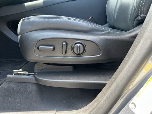 Used 2018 Buick Enclave Premium w/ Experience Buick Package FWD image 23