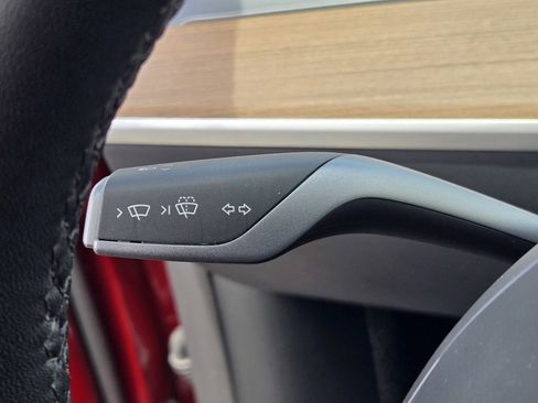 Used 2024 Tesla Model Y Long Range AWD/4WD image 24