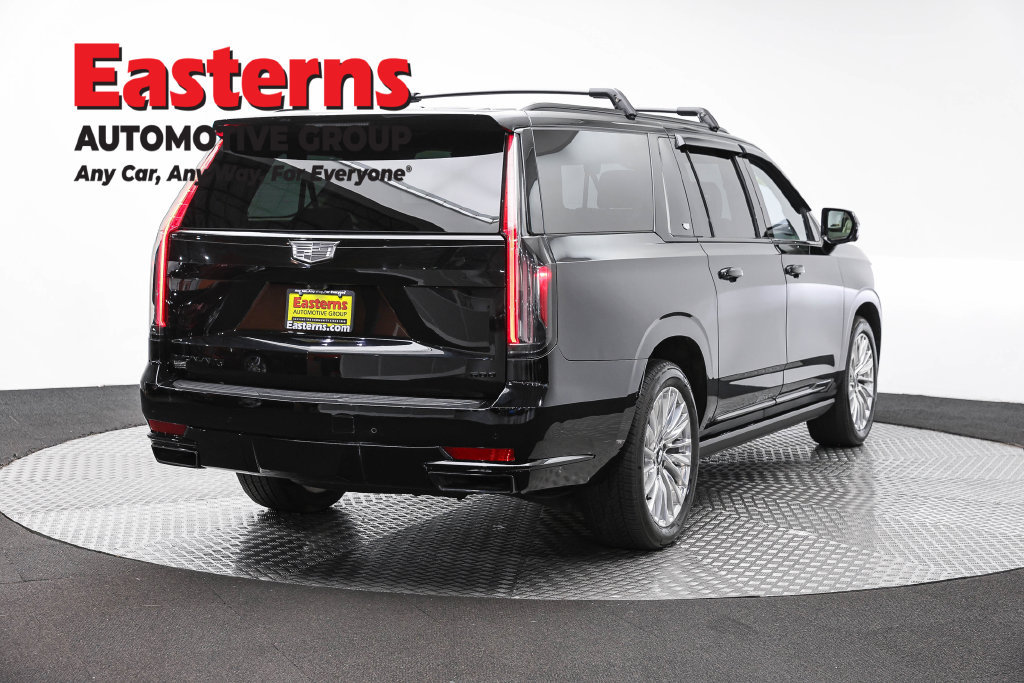 Used 2024 Cadillac Escalade ESV Sport Platinum w/ LPO, ONYX Package AWD/4WD image 6