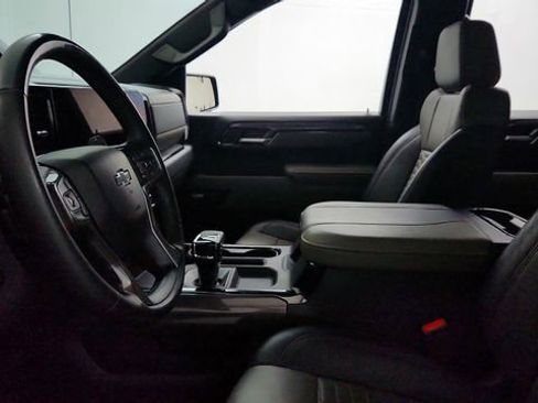 Used 2025 Chevrolet Silverado 1500 ZR2 w/ Technology Package image 12