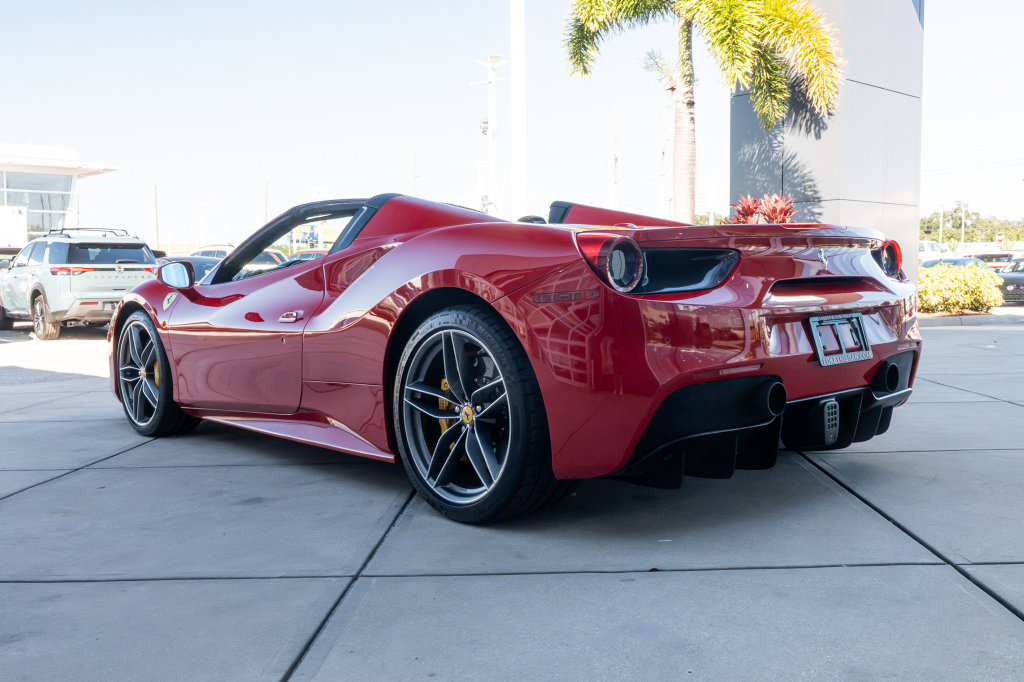 Used 2018 Ferrari 488 Spider RWD image 18