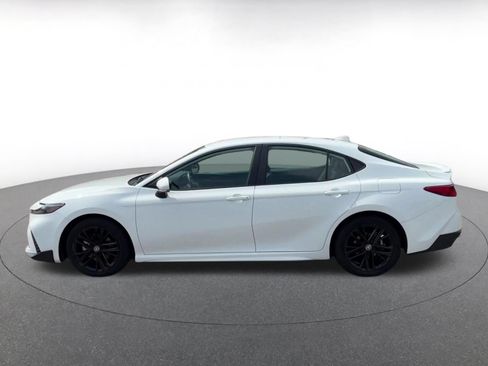 Used 2026 Toyota Camry SE FWD image 7