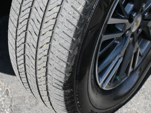 Used 2024 Chevrolet Traverse LT image 14